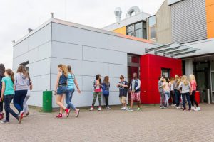 Außenansichten Schule (Sommer)8