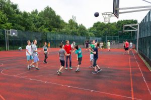 Der Basketballplatz unserer Sportanlage.