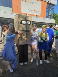 Cinderella, Bernd das Brot, Padme Amidala (ep2) und ein Minion