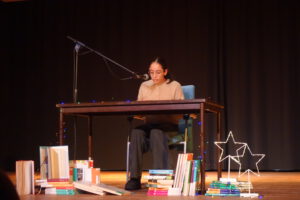 Kandidatin während des Finales