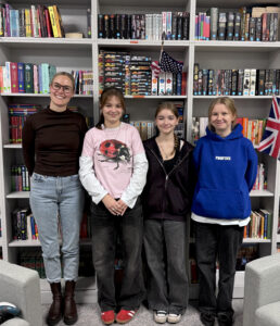 Frau Jungjhohan mit ihren Helferinnen