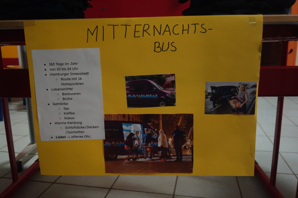 Plakat Über den Mitternachtsbus